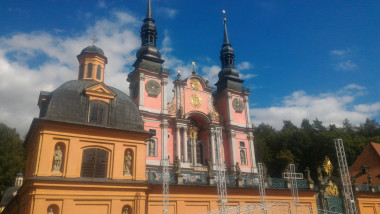 Eglises de l'Est de la Pologne avec une palette incroyable de formes et de couleurs !